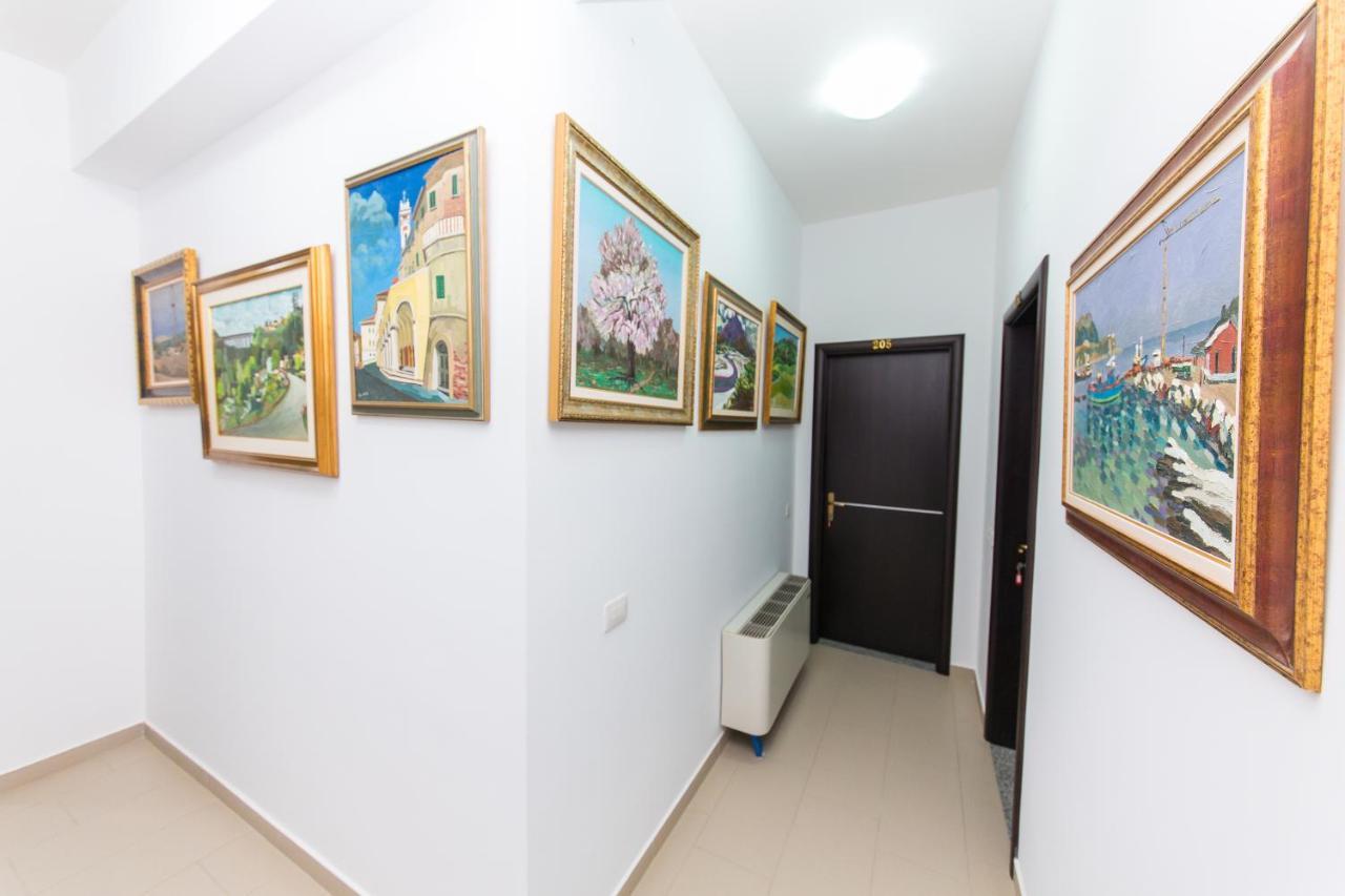 Hotel Artisti Vlorë Exterior foto